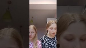 Маша и Лера  06 03