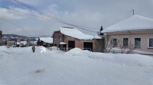 Последствия снегопадов ликвидируют не только на центральных дорогах, но и в частном секторе
