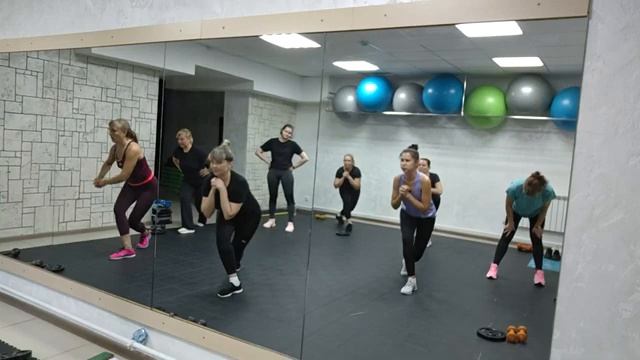 30_30_30_ГОРИ_ЖИР_НА_БЕДРАХ_ГОРИ_ЖИР_НА_РУКАХ_гантели_4_кг