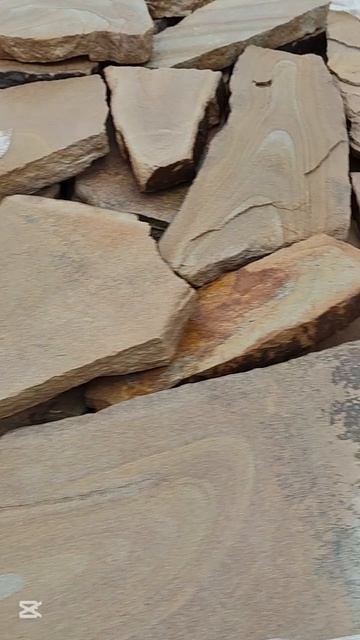 Песчаник жёлтый с разводами для парковок и въездов