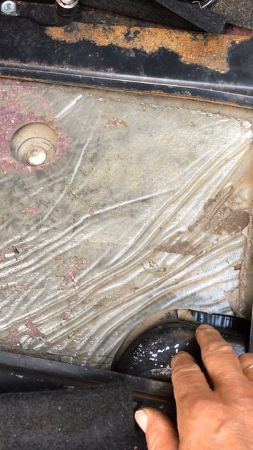 Уаз Патриот. Как добраться до бензонасоса?