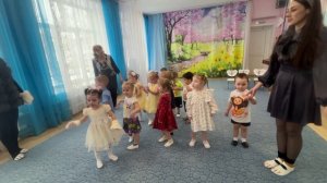 Весенний праздник в 1 младшей группе