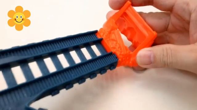 Паровозик Томас учится проезжать через разводные мосты для детей. Видеодлядетей.детивидеодлядетей