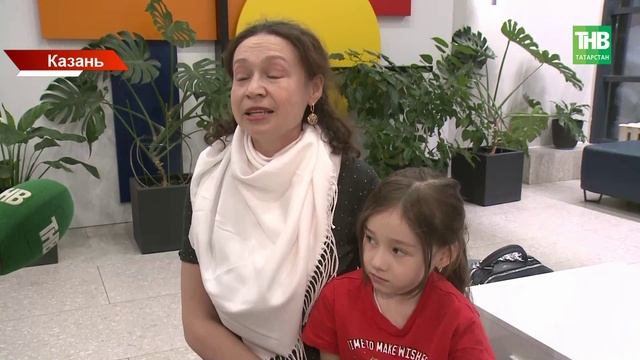 Цветы, песни и истории силы: в Казани поздравили женщин бойцов СВО