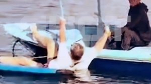 Россиянин чуть не погиб во время сёрфинга на Бали. Он от усталости потерял сознание и 20 часов дрейф