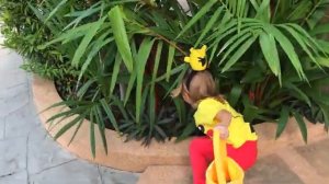 Играем в прятки с Пикачу Охота на покемон го и покеболы с сюрпризами [get.gt]