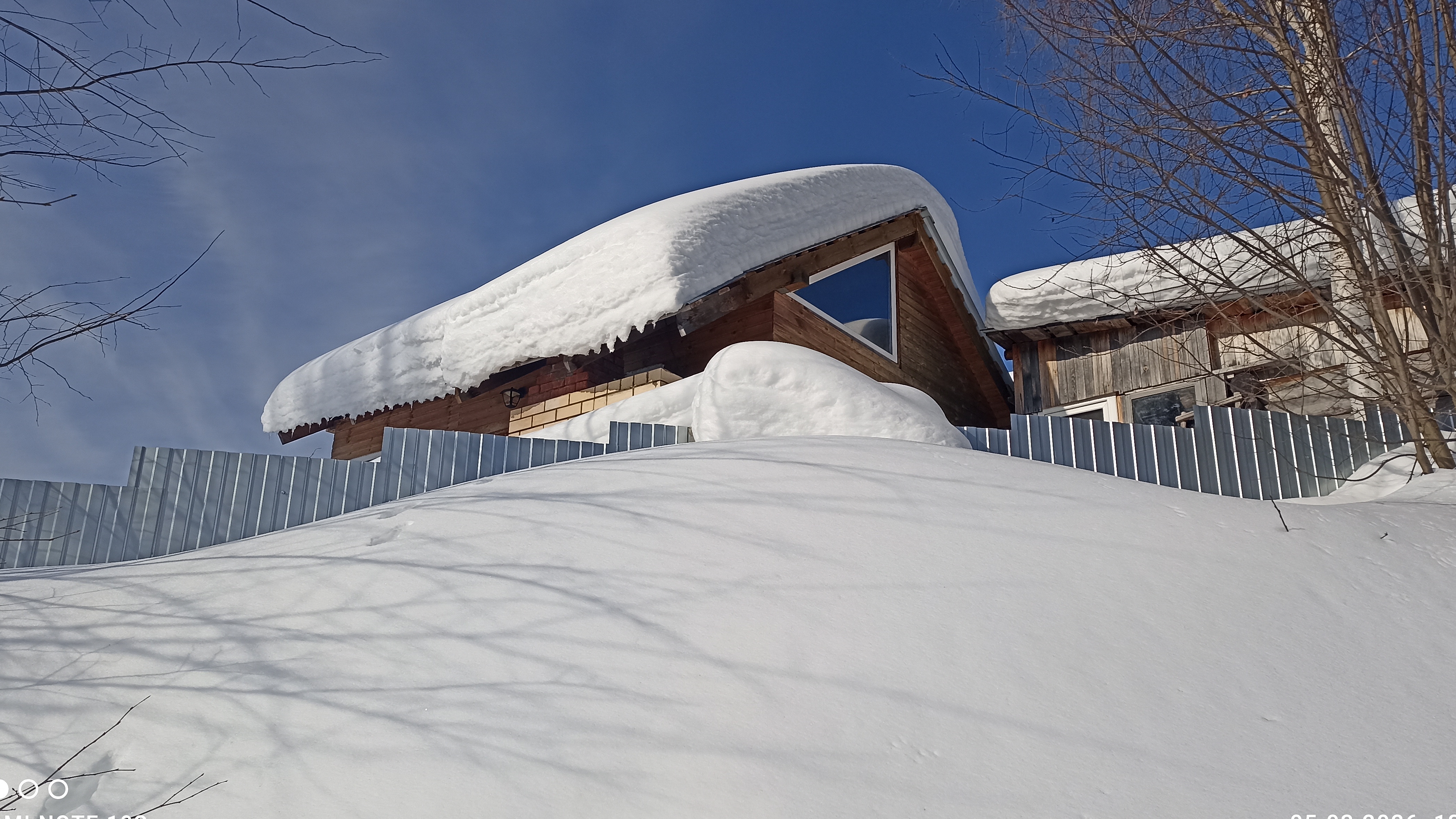 Пришла весна, а в марте всё ещё зима, кругом снега. Деревенские пейзажи за городом, 05.03.2026 года