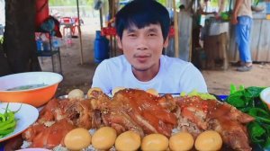 #MUKBANG Я ем свиную ногу с соусом из морепродуктов и острыми овощами. ASMR МУКБАНГ ЕДА НА КАМЕРУ