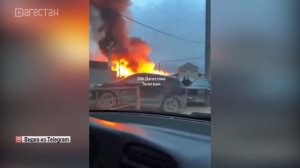 В Махачкале загорелся мебельный цех