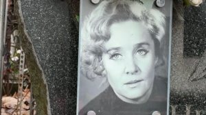 Страшный уход актрисы: хоронили ее, закрыв лицо и руки вуалью. Могила Руфины Нифонтовой