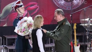 Генерал армии Виктор Золотов поздравил женщин-военнослужащих с Международным женским днем.