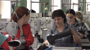 О героях труда: сальчанки работают на самых ответственных участках обувной фабрики