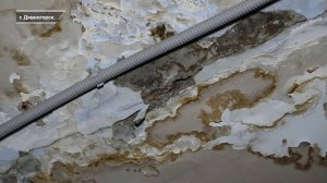 ПОТОЛКИ ТЕКУТ, НЕРВЫ НА ПРЕДЕЛЕ: ПОТОП ИЗ-ЗА ДЫРЯВОЙ КРЫШИ