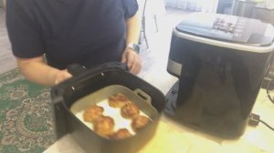 Готовлю в аэрогриле котлеты и рыбу. Читаю коментарии и смеюсь. Вечерний разговор.