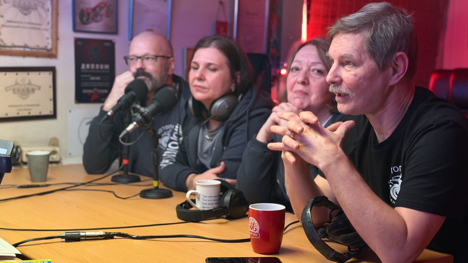 Основатели и координаторы мотосообщества «МотоПикник» в гостях у МОТОРАДИО.