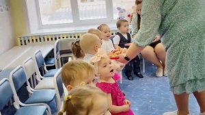 детский утреник "Подарочки для мамочки"