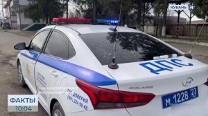 На Кубани госавтоинспекторы с юными помощниками поздравили автоледи с 8 Марта