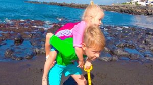 СОФУНЬЯ ШАЛУНЬЯ - СОФИЯ ХОЧЕТ БЫТЬ КАК СЕСТРА.