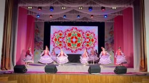 Образцовый хореографический ансамбль «Калинка» младшая группа Татарский танец «Праздничный».