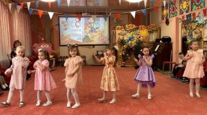 Танец девочек "Маленькая модница". Группа №7 "Светлячки"