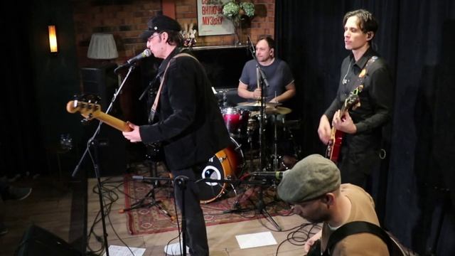 НЕЙРОНЫ - Поезд, вокзал и море (Live, кафе Пушкарёв)