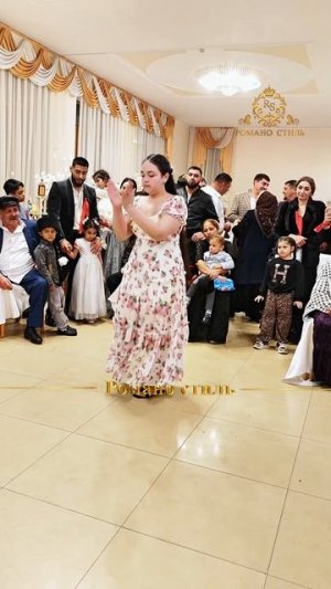 🔥Цыганочка красиво танцует🔥#красавица#ябьяв#цыганская#свадьба#2025#роскошная#шукарни#романо#cтиль