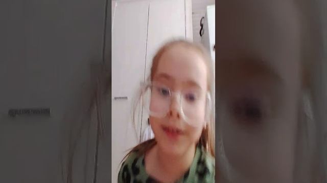 Алиса танцует смотреть онлайн