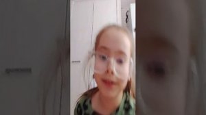 Алиса танцует