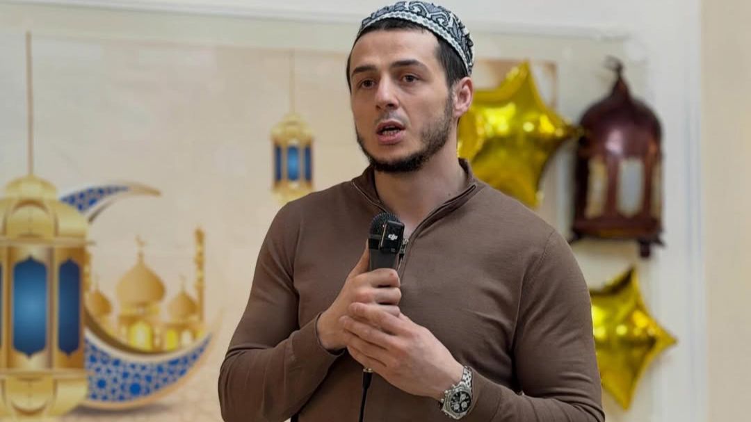 Выступление Ацаева Мухамадарифа (директор КСО) на ифтаре Курбансервиса