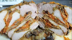 Мясо, фаршированное овощами и шампиньонами, запечённое в духовке.  Нежное мясо, прекрасный соус.