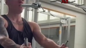 Долбаные папарацци не дают подкачаться… 18+