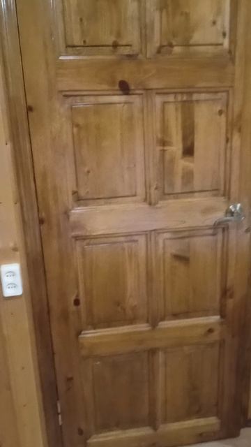 Тонирование и покрытие лаком изделий из дерева