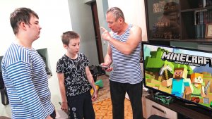 ГРИФЕРЫ УКРАЛИ 73 000 У ОТЦА И КУПИЛИ ТЕЛЕВИЗОР В РЕАЛЬНОЙ ЖИЗНИ ДЛЯ МАЙНКРАФТ!