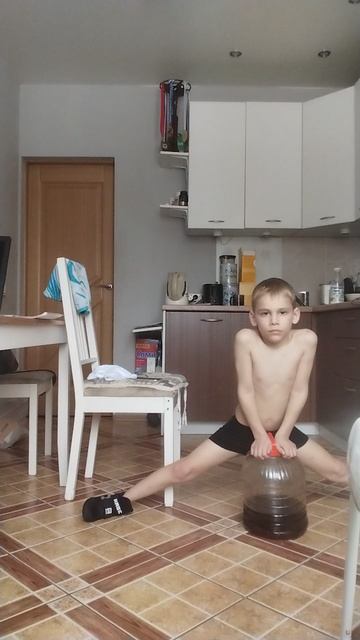 Растяжка ног