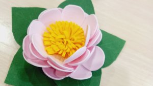 Делаю этот цветок впервые, но результатом довольна. МК цветок из фоамирана своими руками