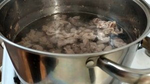 Как сварить куриные желудки в кастрюле