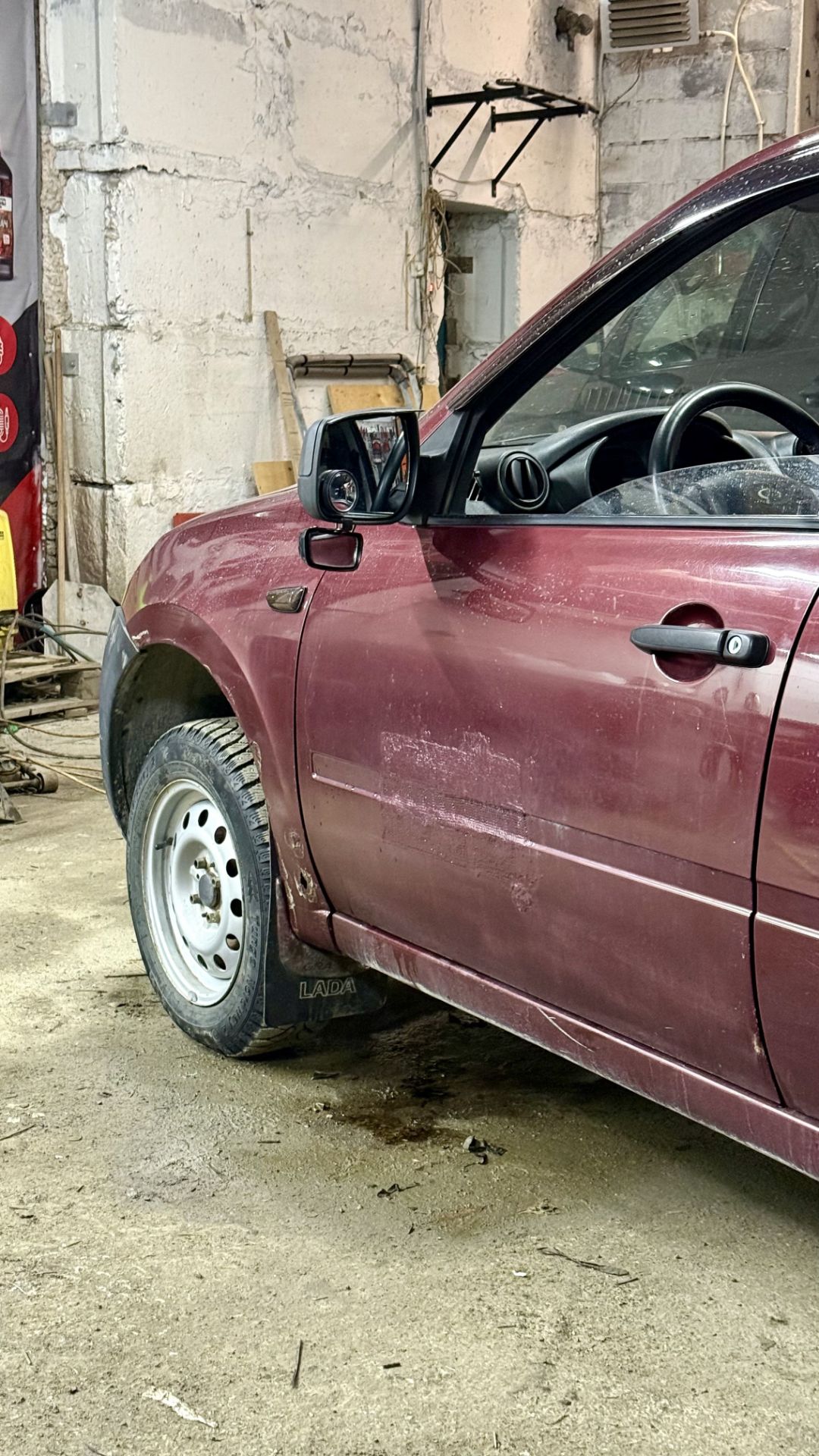 Шумоизоляция арок учебной Lada Granta.