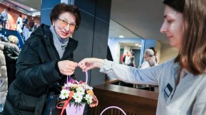 В театре «ФЭСТ» поздравили милых дам!