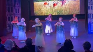 Танцевальный ансамбль Овация, танец "Травушка"