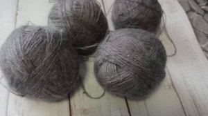 Пуховая пряжа ручного прядения.