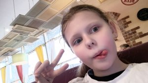 разговариваю с вами в кафе