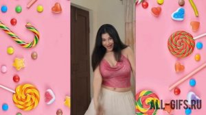 Подборка видео где красивые девушки с большой грудью танцуют на камеру