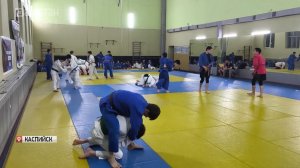 В Каспийске готовят будущих чемпионов Дагестана по самбо в спортшколе имени Газимагомеда Ахмедова