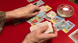 Его истинное отношение к вам? Гадание Таро