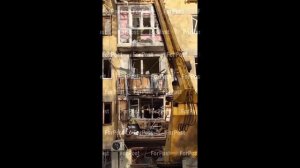 Демонтаж балкона поврежденного дома №8 на улице Ефремова в Севастополе