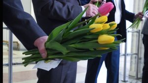 Традиционное поздравление с 8 Марта