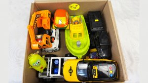 Мультики для детей про Новые яркие Машинки в коробке и жолтый кораблик. Мультики машинки малышам