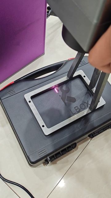 Настройте свой набор инструментов! Наносите логотипы на инструменты с помощью лазера прямо на месте.