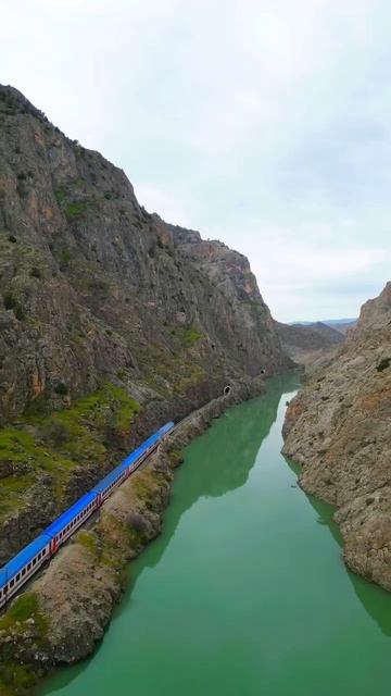 Село Багыштау в провинции Эрзинджан считается одной из самых живописных точек на маршруте поезда. Ту