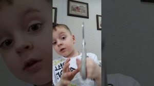 ем сладости.